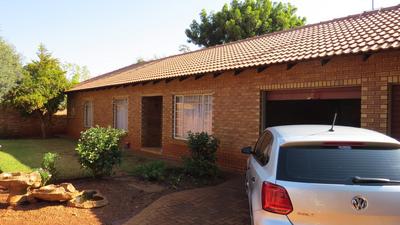 Townhouse For Sale in Potgietersrus Central, Potgietersrus